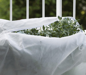 Housse d'hivernage 70g/m² pour jardinière avec fermeture par zip.