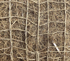 Aiguilleté coco renforcé par un filet de jute Aiguilleté coco renforcé par un filet de jute