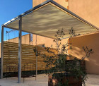 Toile d'ombrage pergola 3x3 m perméable avec œillets à poser sur une structure