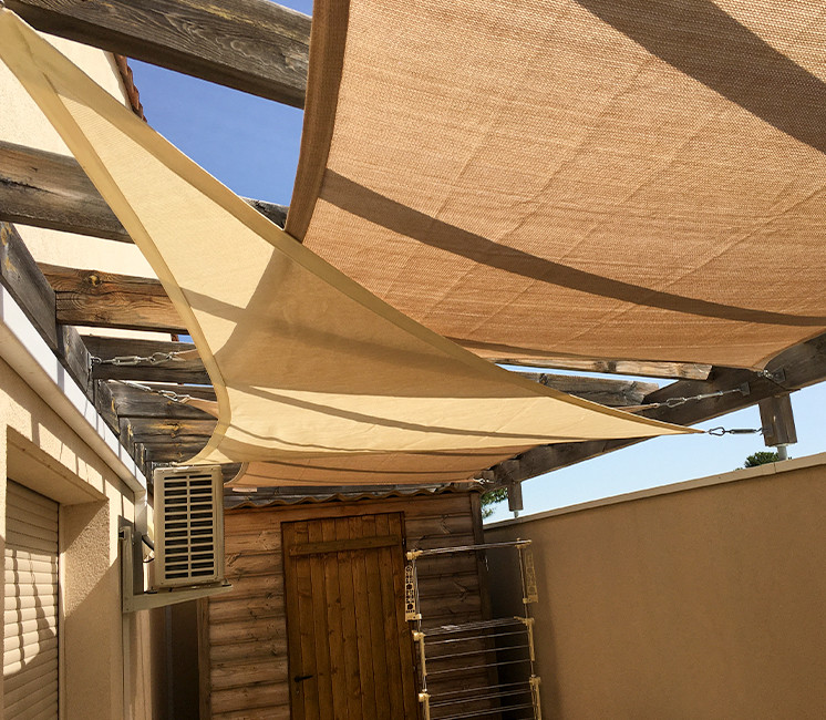 voile d'ombrage creme et beige