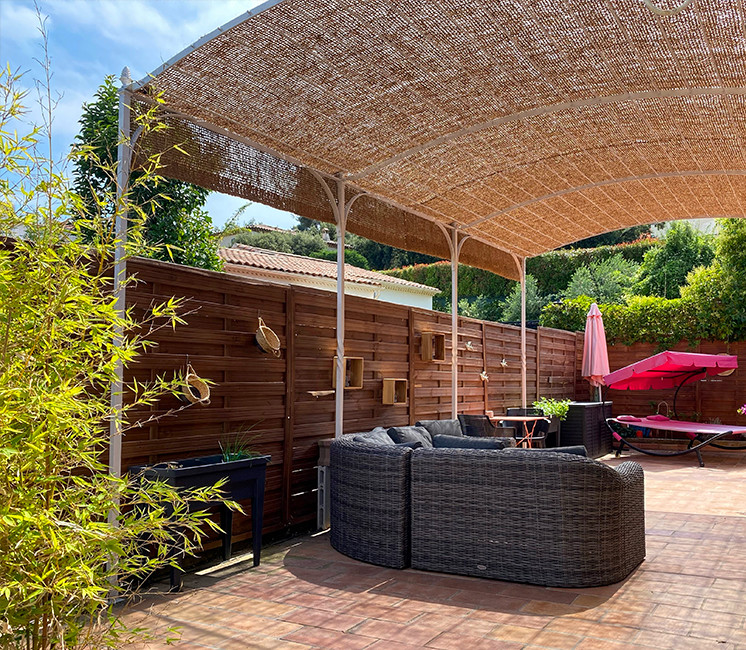 Toile d'ombrage coco sur pergola Toile d'ombrage coco sur pergola