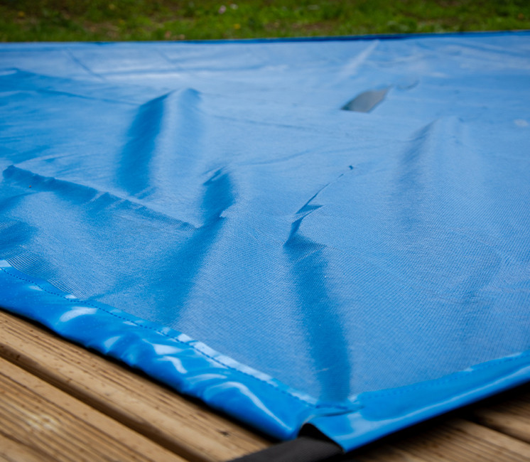 Couverture d'hivernage pour piscine et volet roulant Couverture d'hivernage pour piscine et volet roulant