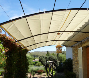 Toile d'ombrage pergola 6x3m Crème perméable avec œillets à poser sur une structure
