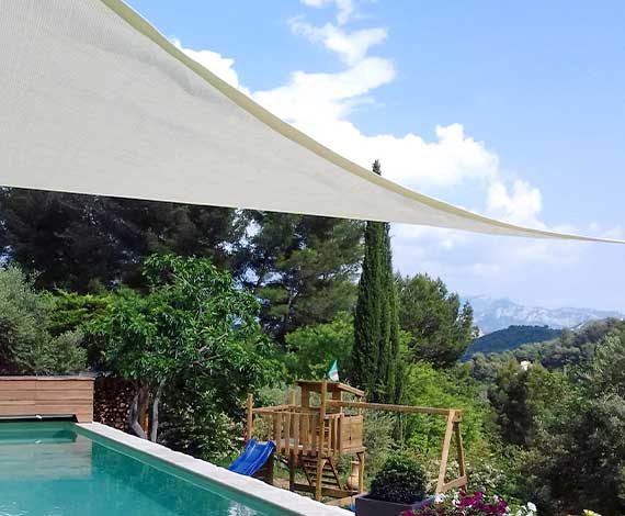 voile d'ombrage triangulaire