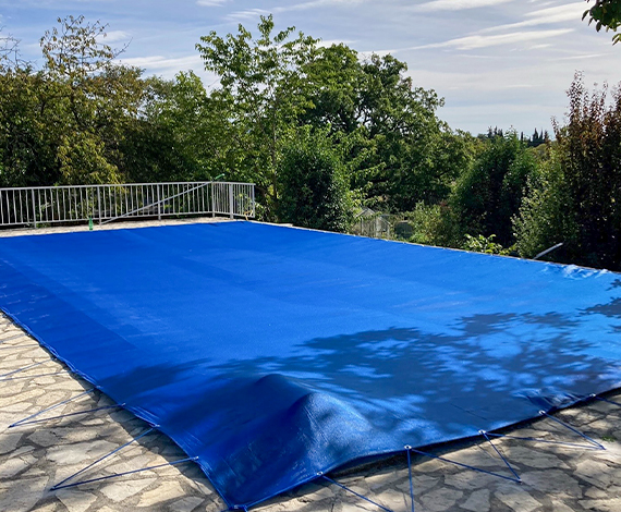 Couverture d’hivernage piscine